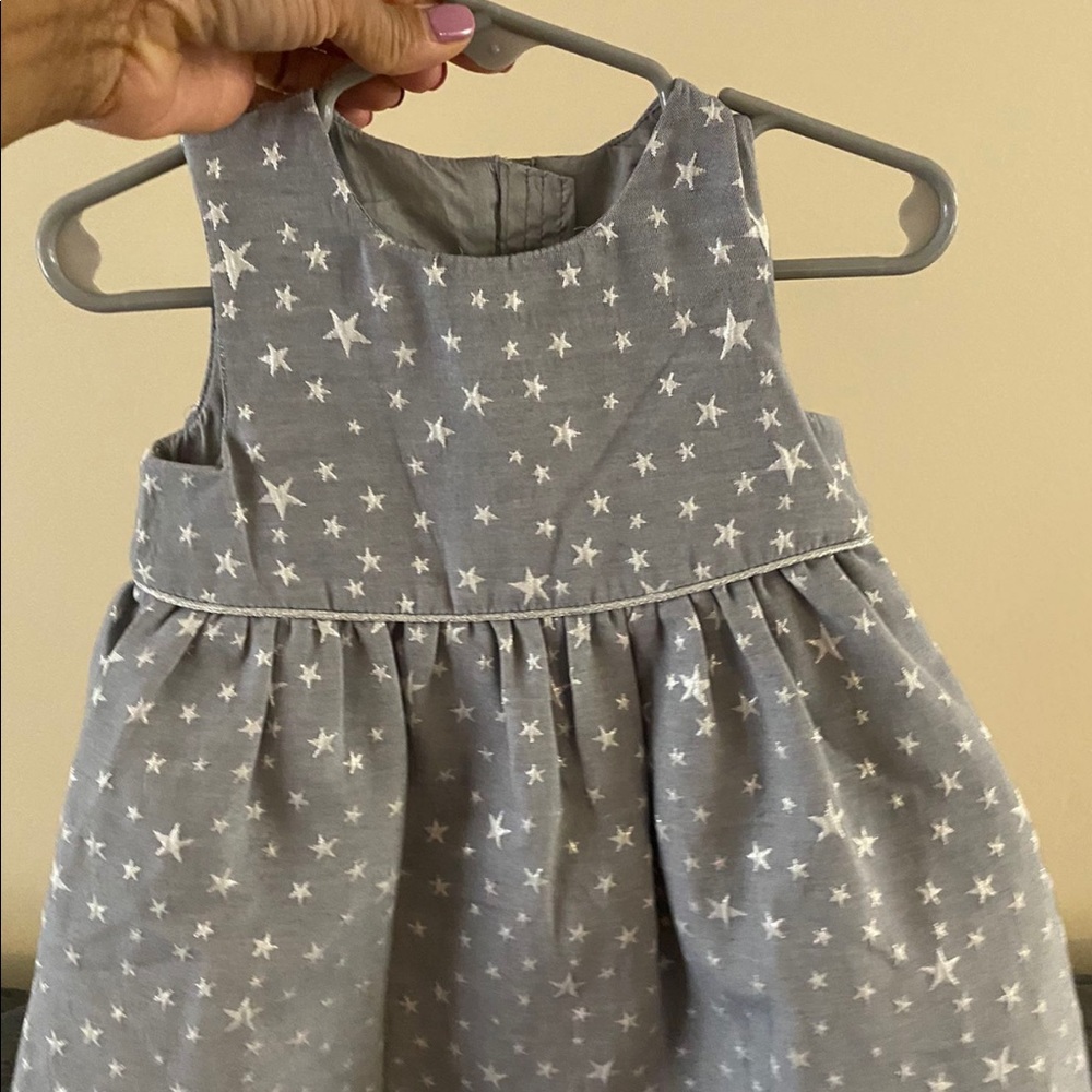NWT H & M baby girls dress size  9-12 month.